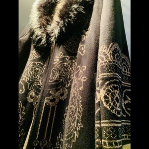 CHICOS lightweight sweater coat w/ lush fur collar